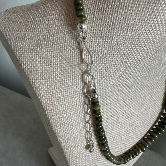 Forest Night Green epidote bead necklace by Jay King - Picture 9 of 14